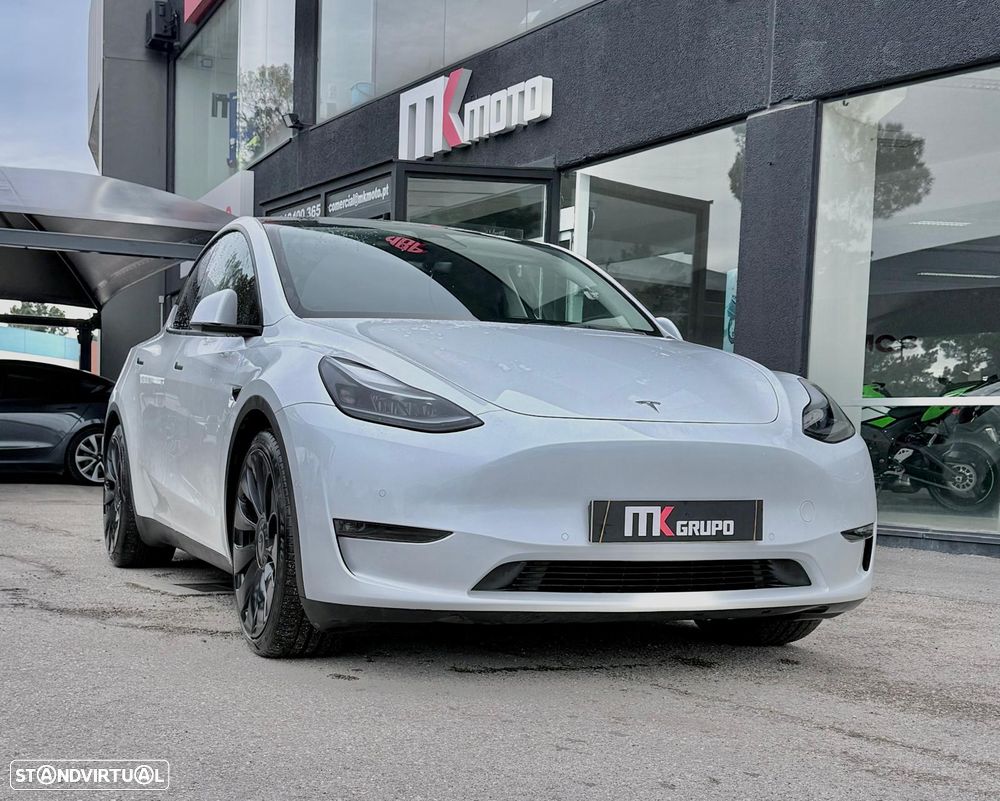 Tesla Model Y Performance Dual Motor AWD - 1