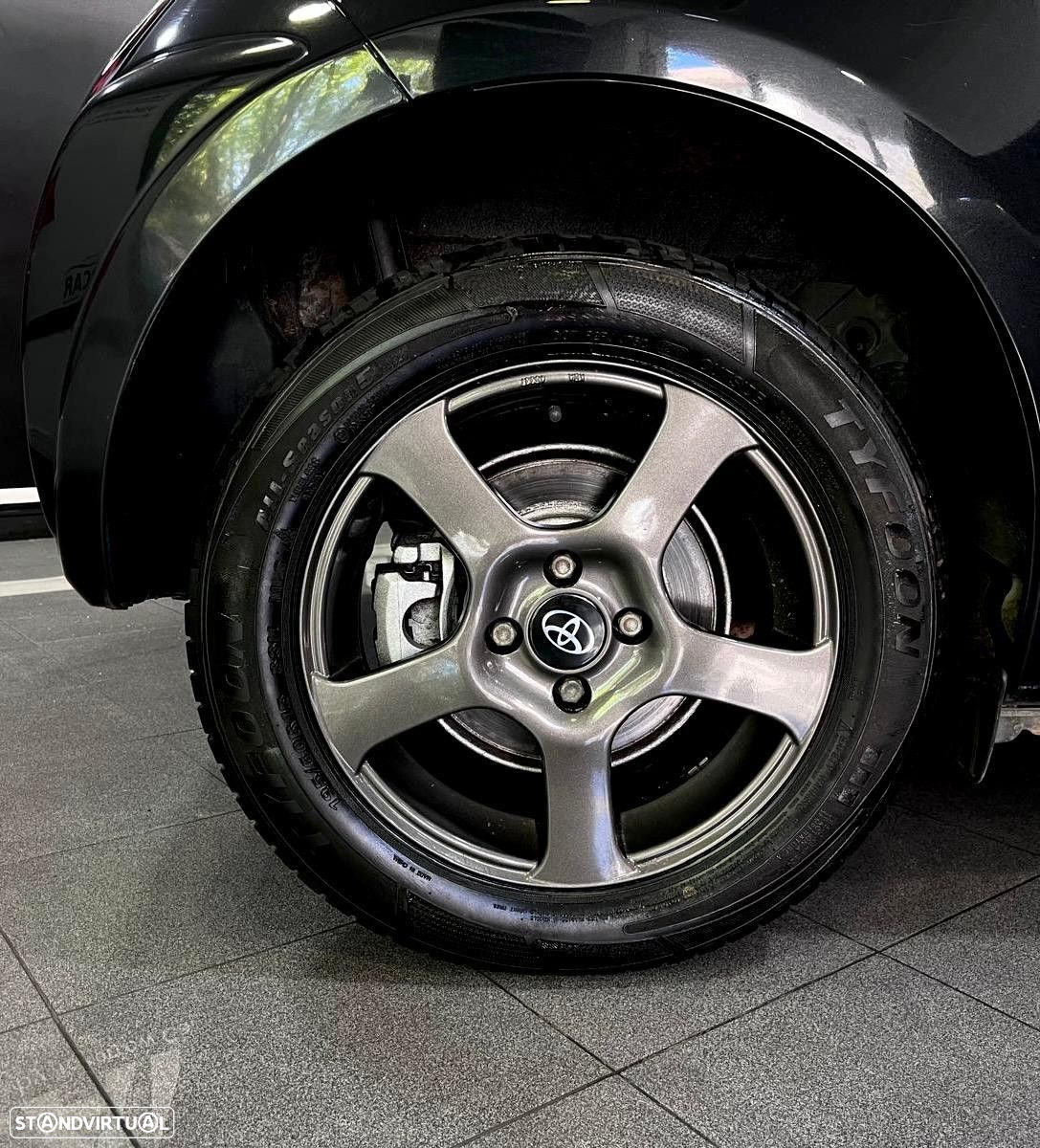 Toyota iQ 1.0 VVT-i 2 - 6