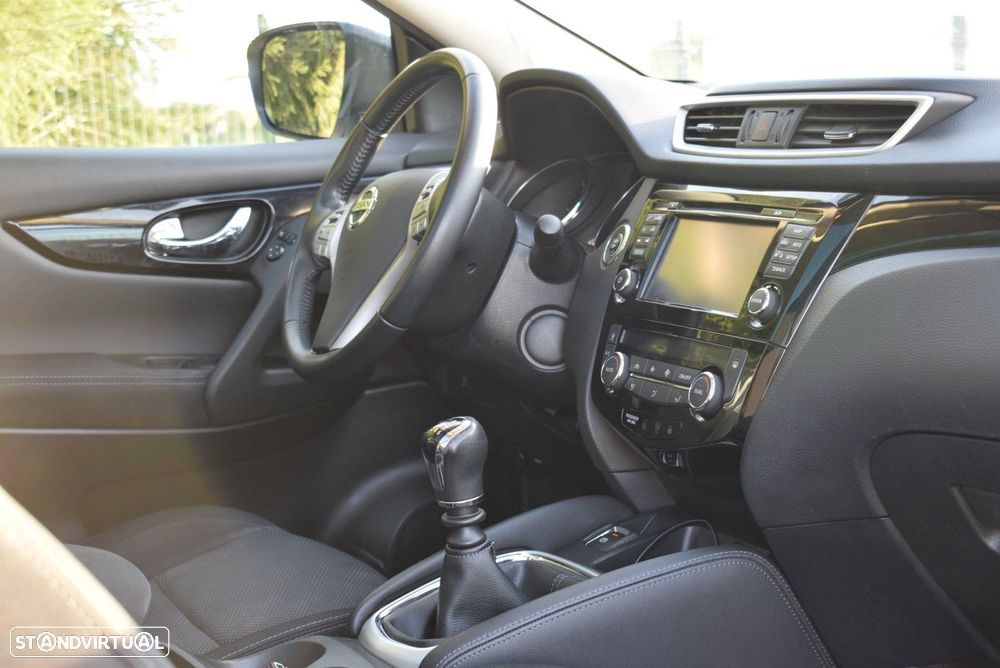 Nissan Qashqai 1.5 dCi N-Connecta J18+Led - 12