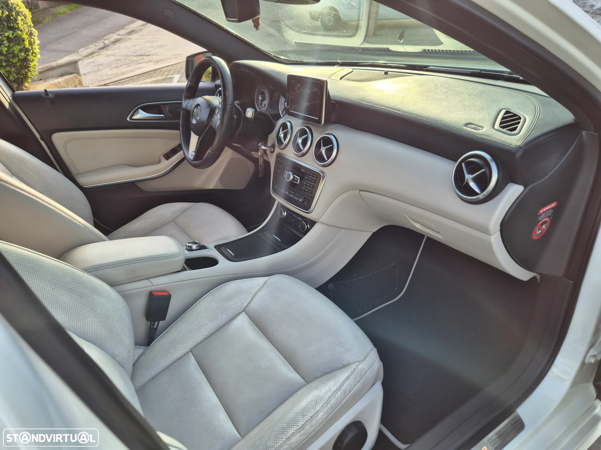 Mercedes-Benz A 220 CDI 4Matic 7G-DCT AMG Line - 17