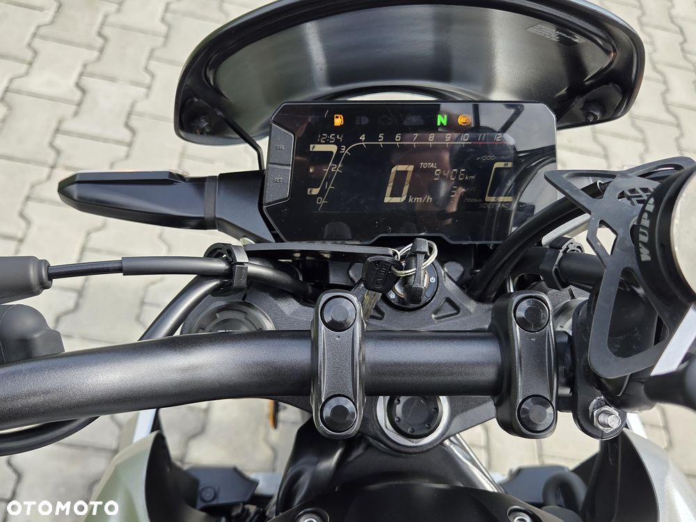 Honda CB - 4