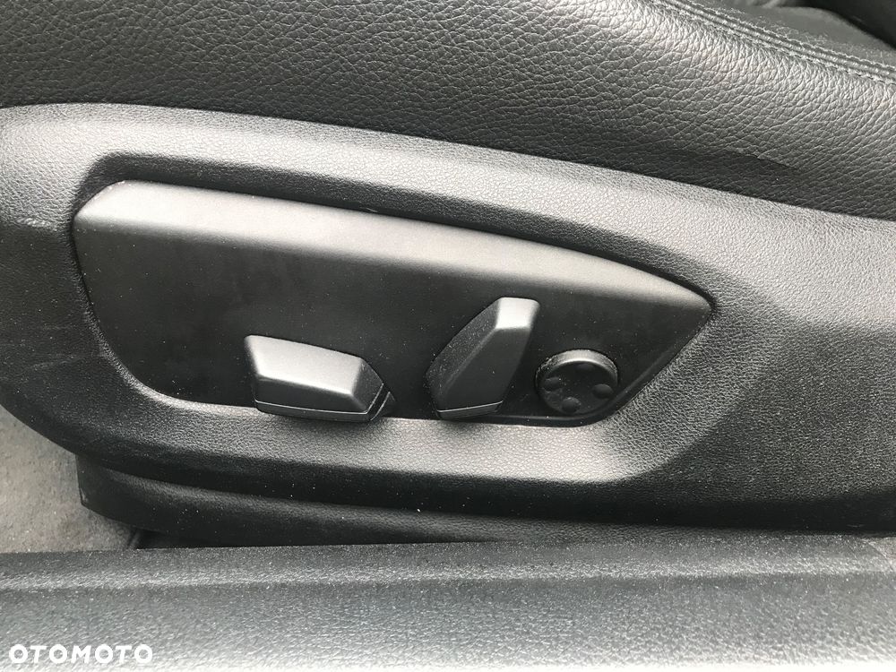BMW Seria 5 525d xDrive - 18