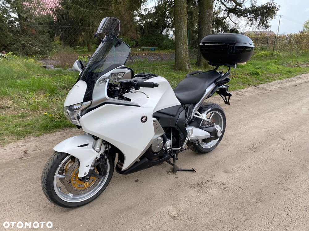 Honda VFR - 11