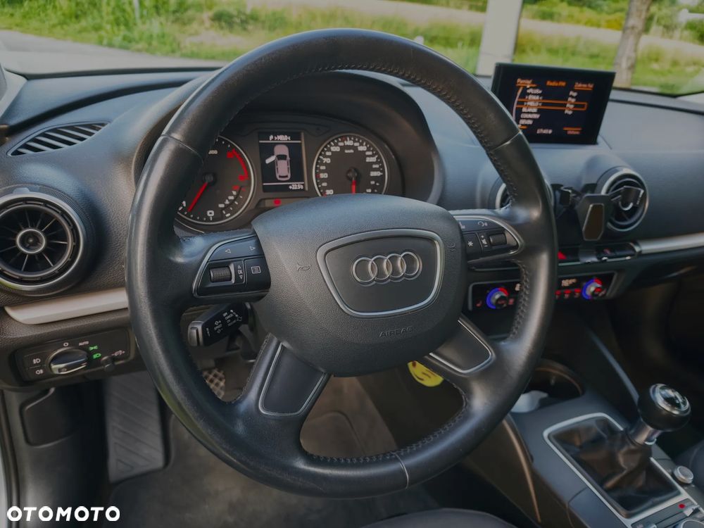 Audi A3 3-drzwiowe 1.6 TDI - 12