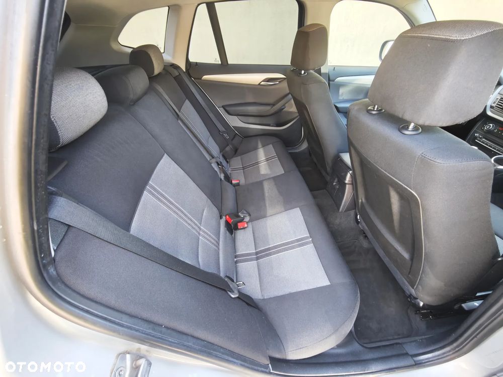 BMW X1 sDrive18i - 25