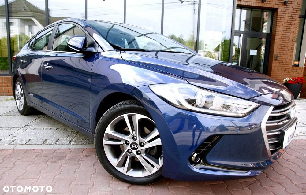 Hyundai Elantra - 24