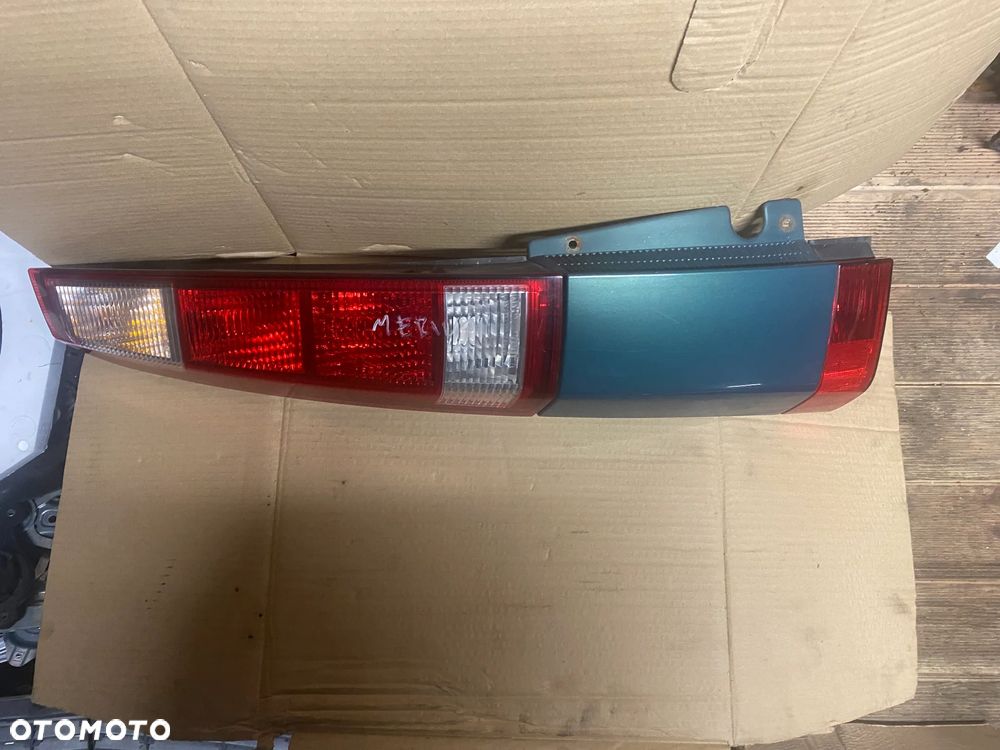 LAMPA TYLNA LEWA OPEL MERIVA A 93295362