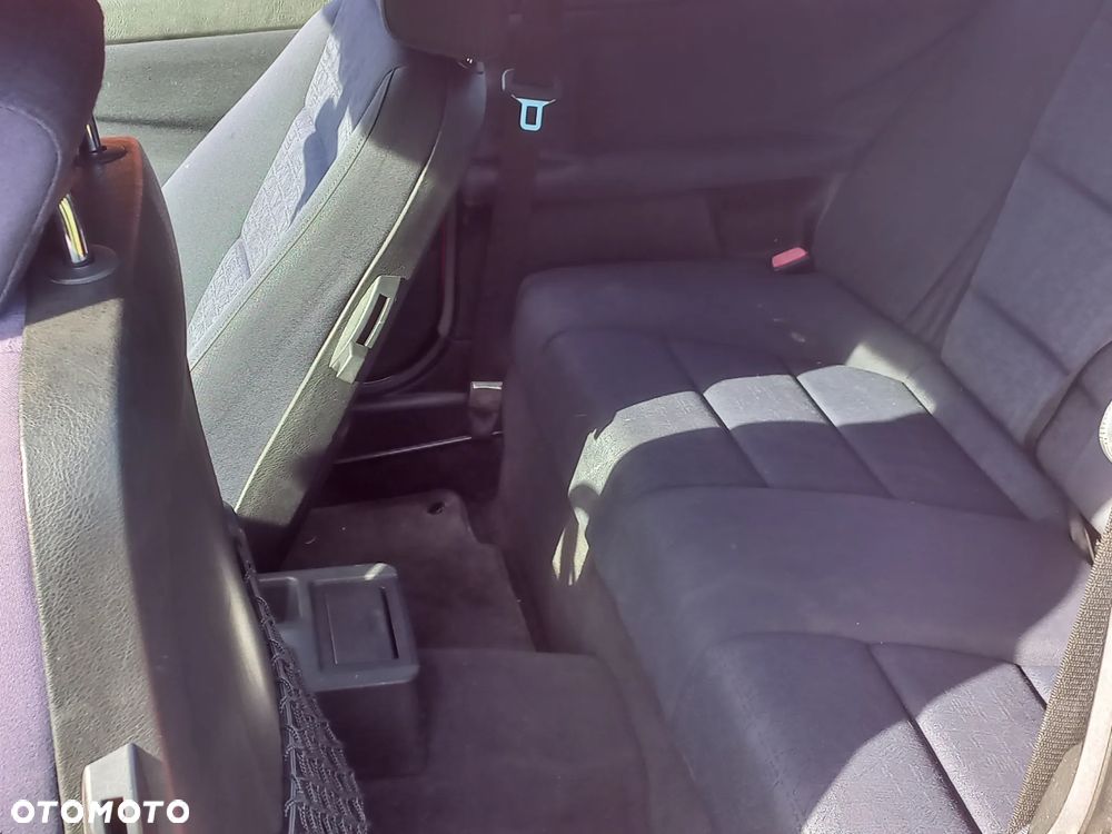 BMW Seria 3 320i - 23