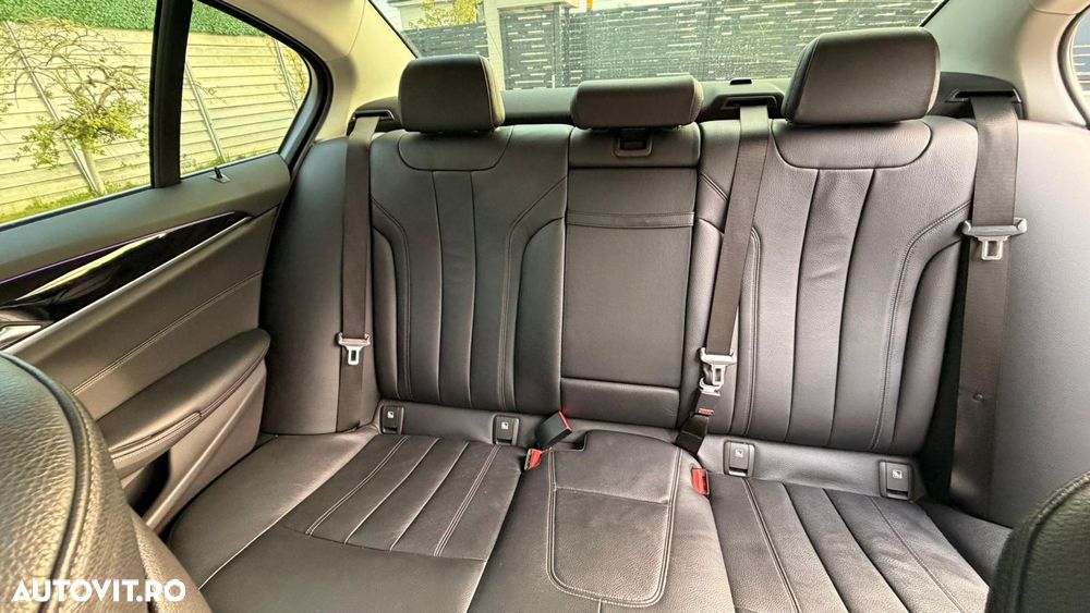 BMW Seria 5 520i Aut. Luxury Line - 18