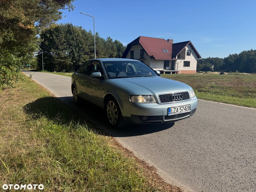 Audi A4 Limousine 2001 photo 4
