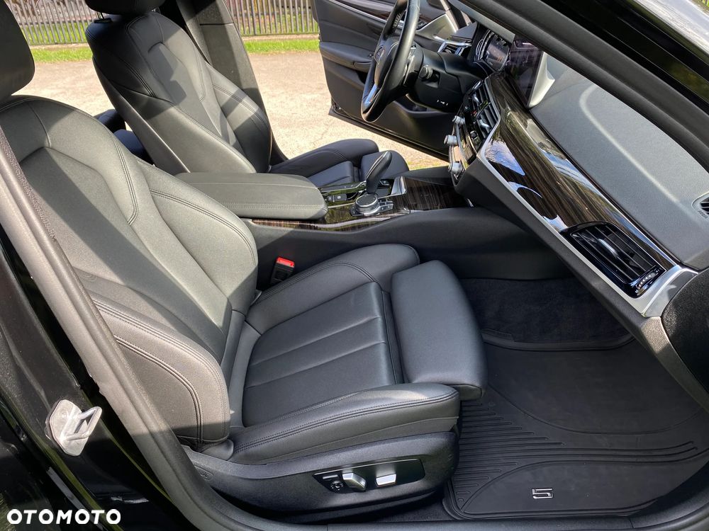 BMW Seria 5 530i Sport Line - 17