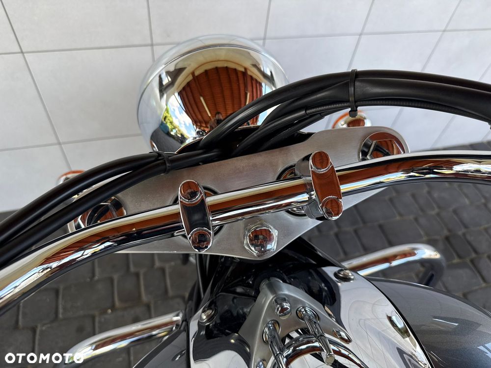 Suzuki Intruder - 36