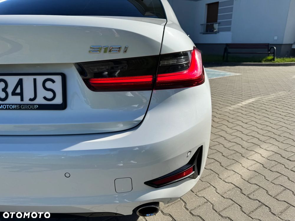 BMW Seria 3 318i Sport Line - 24