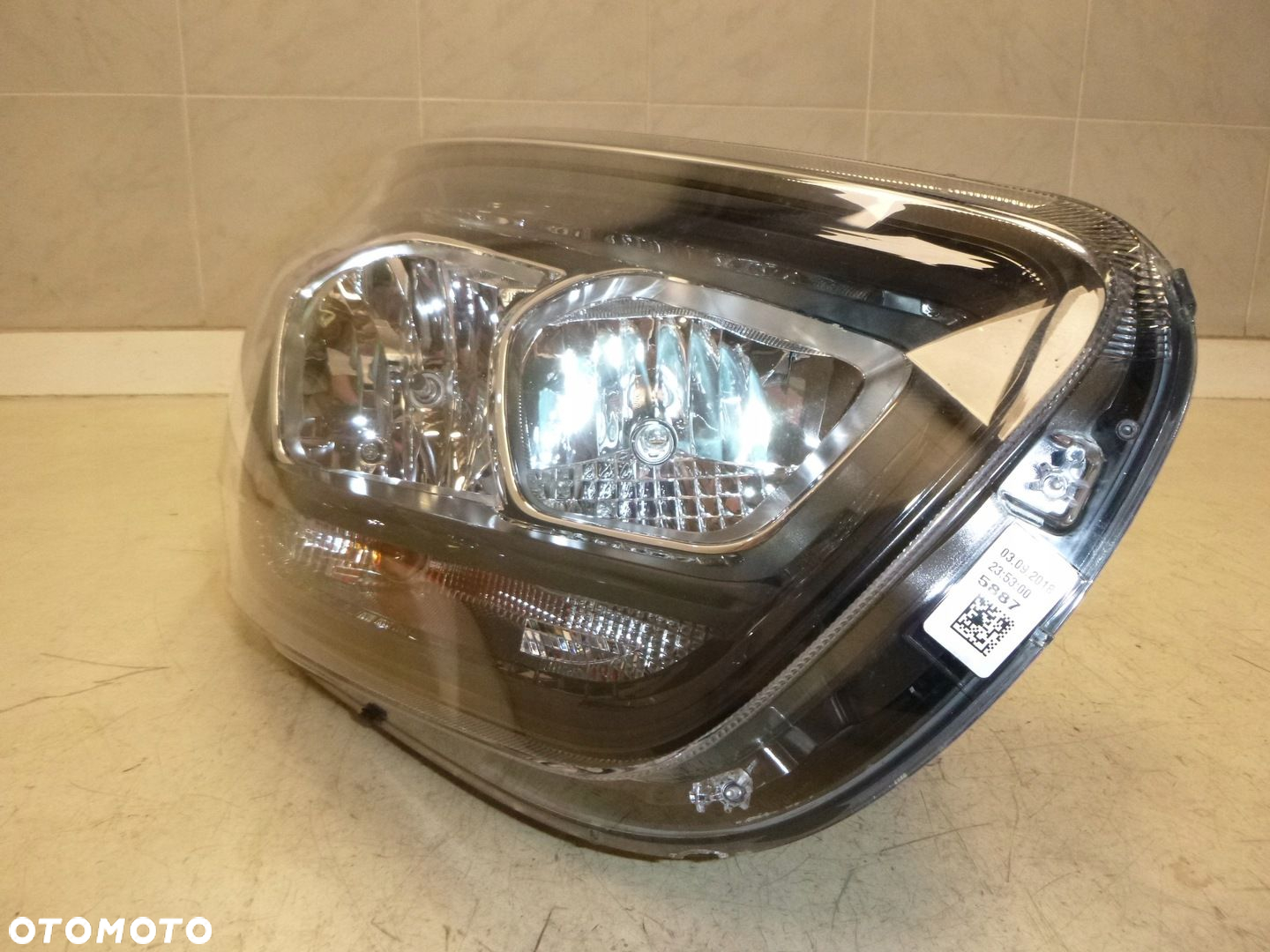 FORD TRANSIT CUSTOM LIFT HALO LAMPA PRAWY PRZÓD 9P - 10