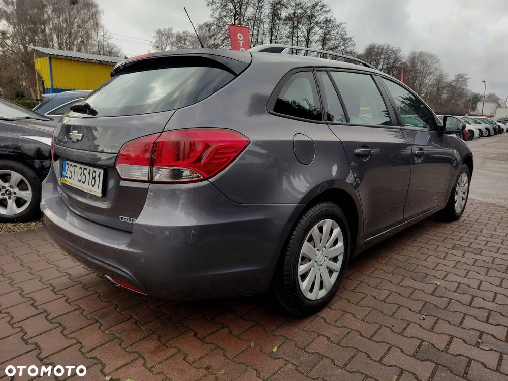 Chevrolet Cruze 1.6 LT - 8