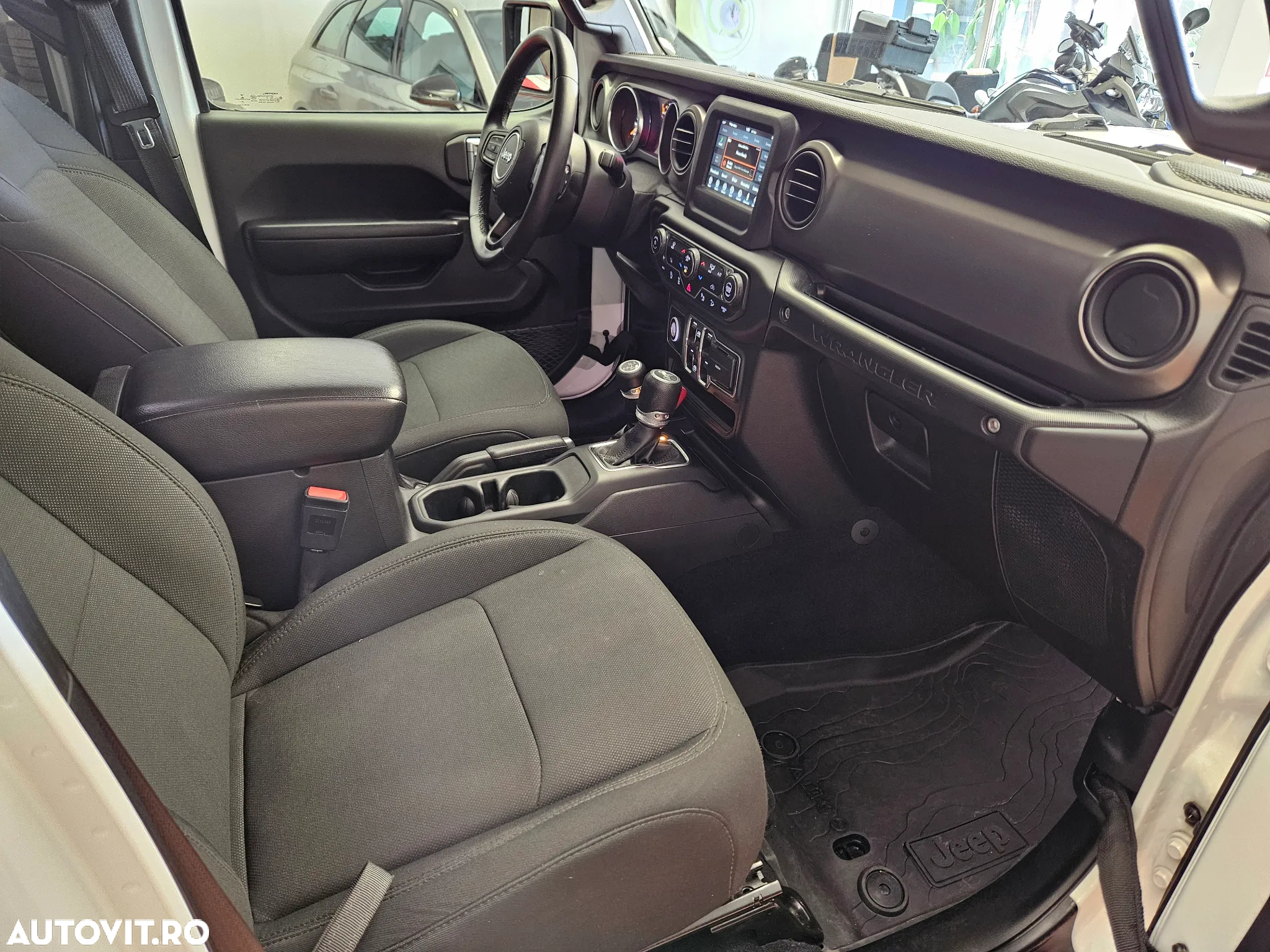 Jeep Wrangler Unlimited 2.2 CRDi AWD Automatik Sport - 17