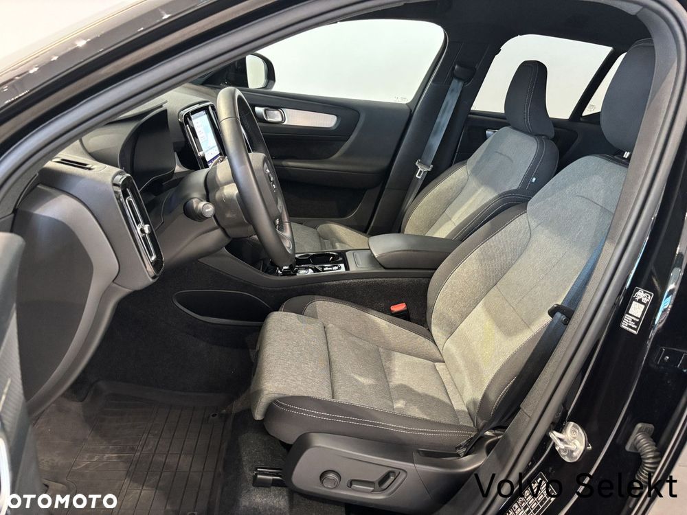 Volvo XC 40 - 25