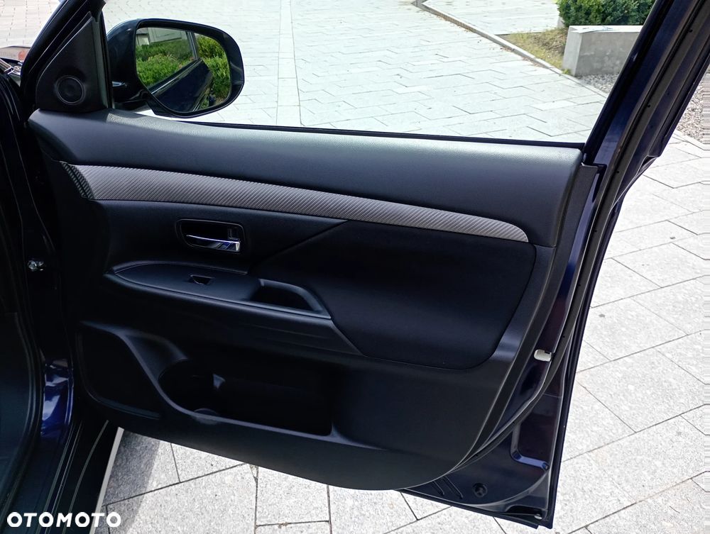 Mitsubishi Outlander 2.0 2WD Inform - 29