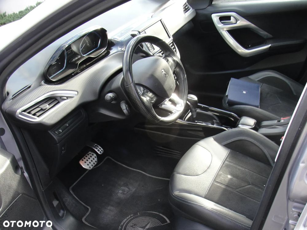 Peugeot 2008 PureTech 110 Stop&Start EAT6 Crossway - 12