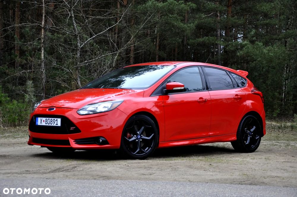 Ford Focus 2.0 EcoBoost ST mit Leder-Sport-Paket - 1