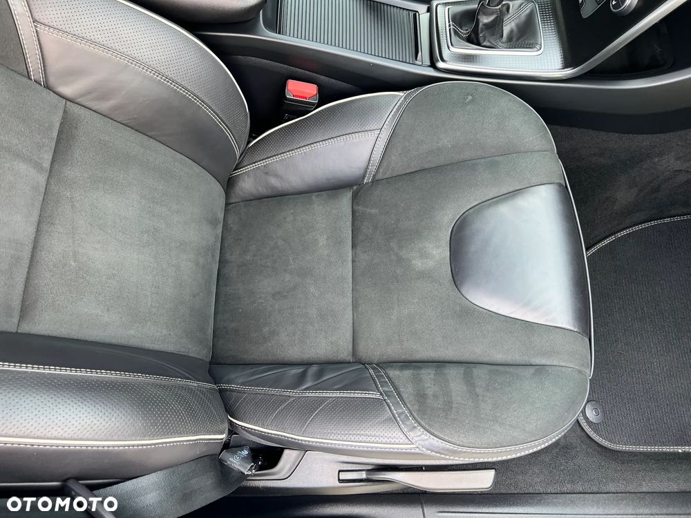 Volvo V40 T3 Inscription - 35