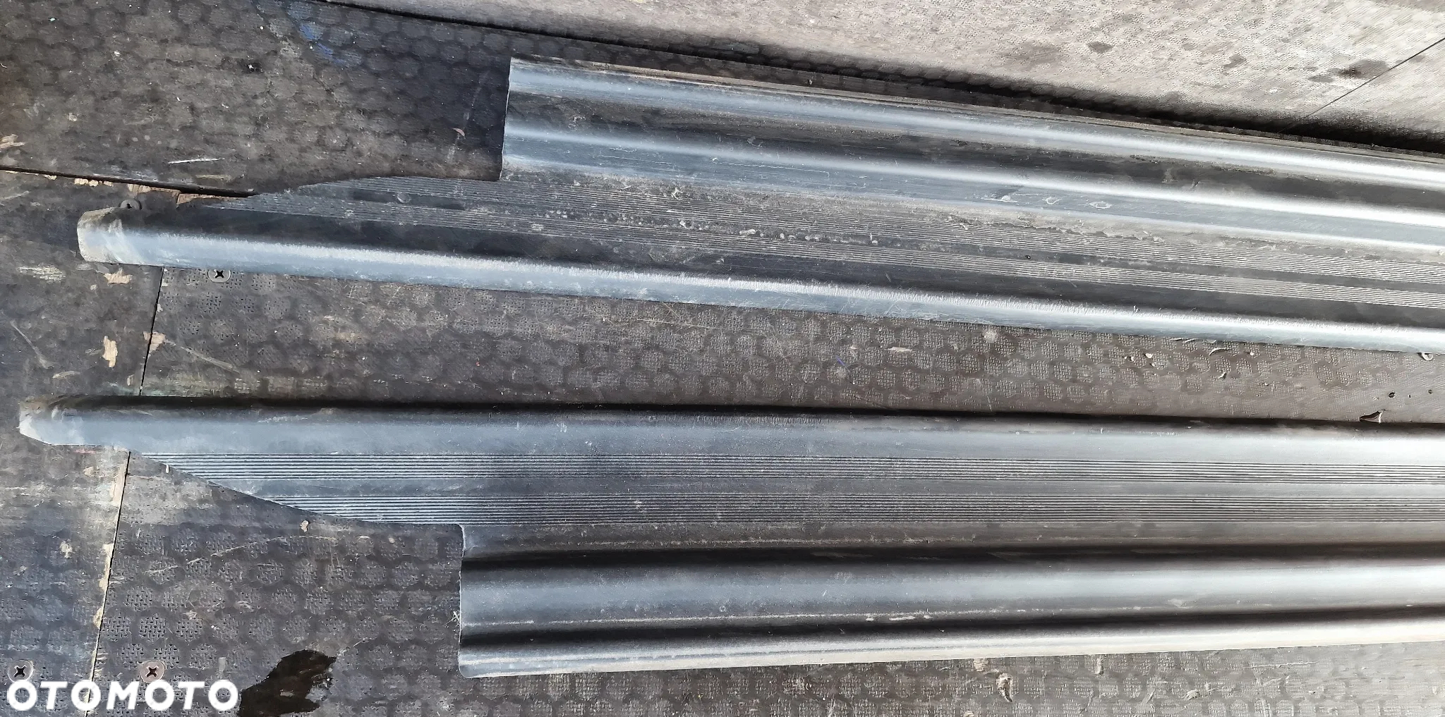 LISTWA PROGOWA PRAWA LEWA KOMPLET 8L3853491 8L3853492 AUDI A3 8L LIFT 3D - 3