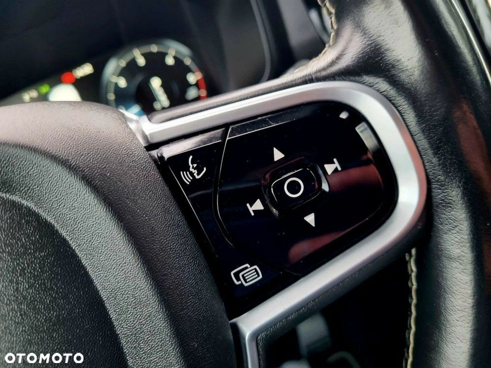 Volvo V60 D4 Geartronic R-Design - 23