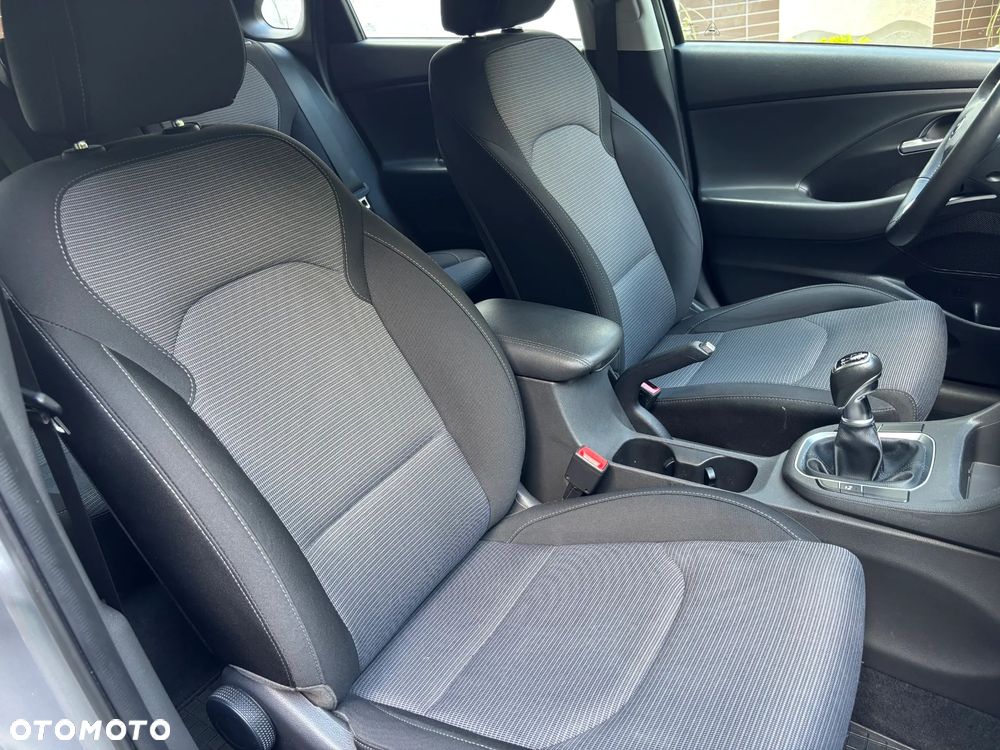 Hyundai i30 1.5 DPI Modern - 25