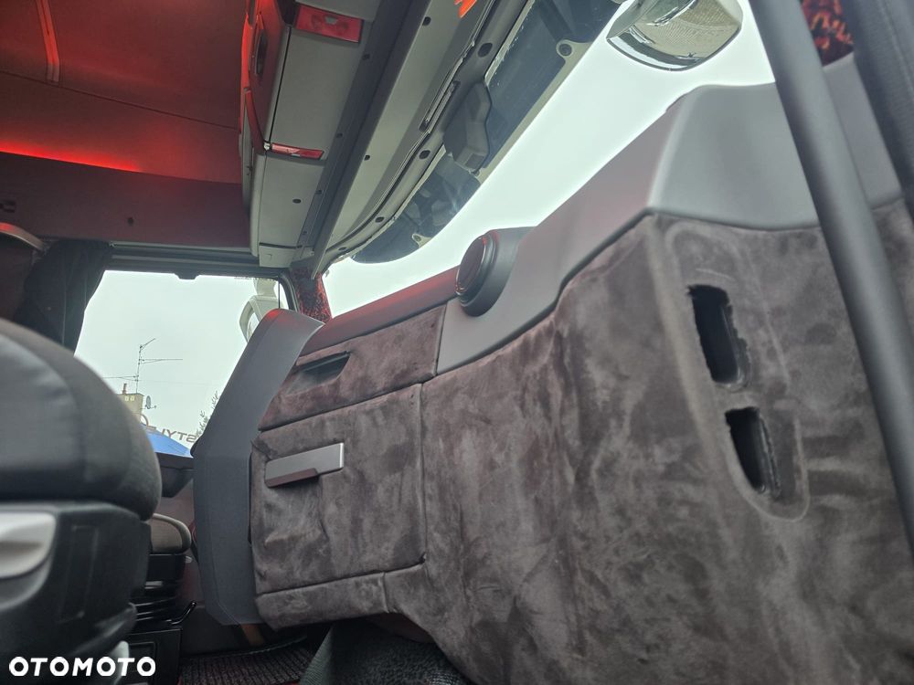 Renault T 480 Higline - retarder - 11