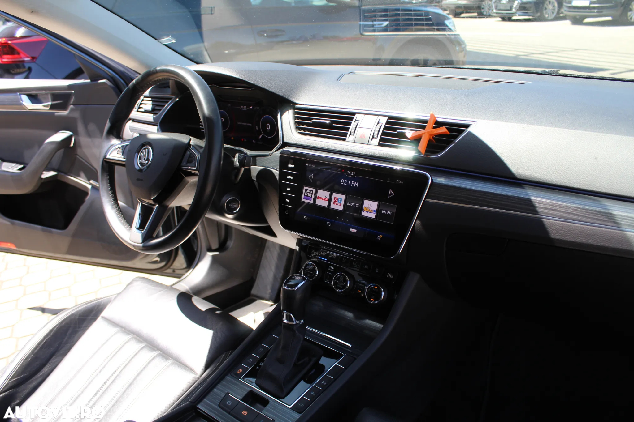 Skoda Superb Combi 2.0 TDI DSG Style - 30