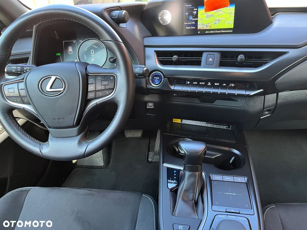 Lexus UX - 10
