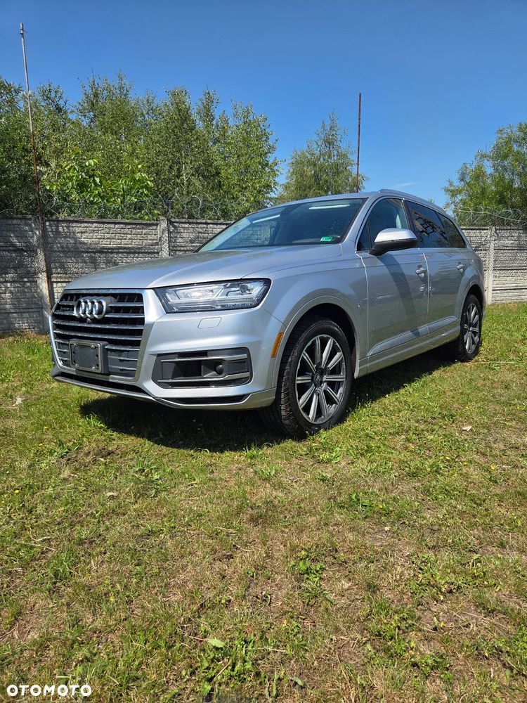 Audi Q7 - 1
