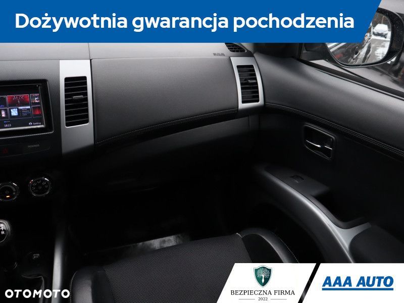 Mitsubishi Outlander - 10