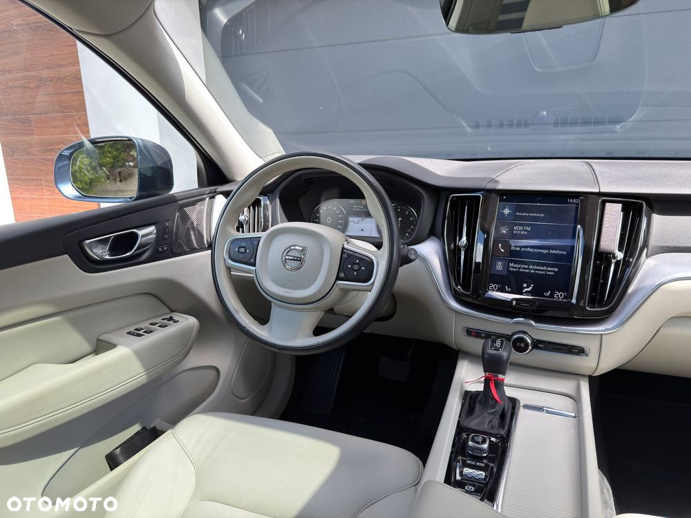 Volvo XC 60 T5 AWD Geartronic Momentum - 11