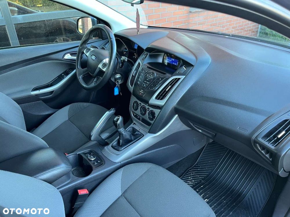 Ford Focus 1.6 Ambiente - 7