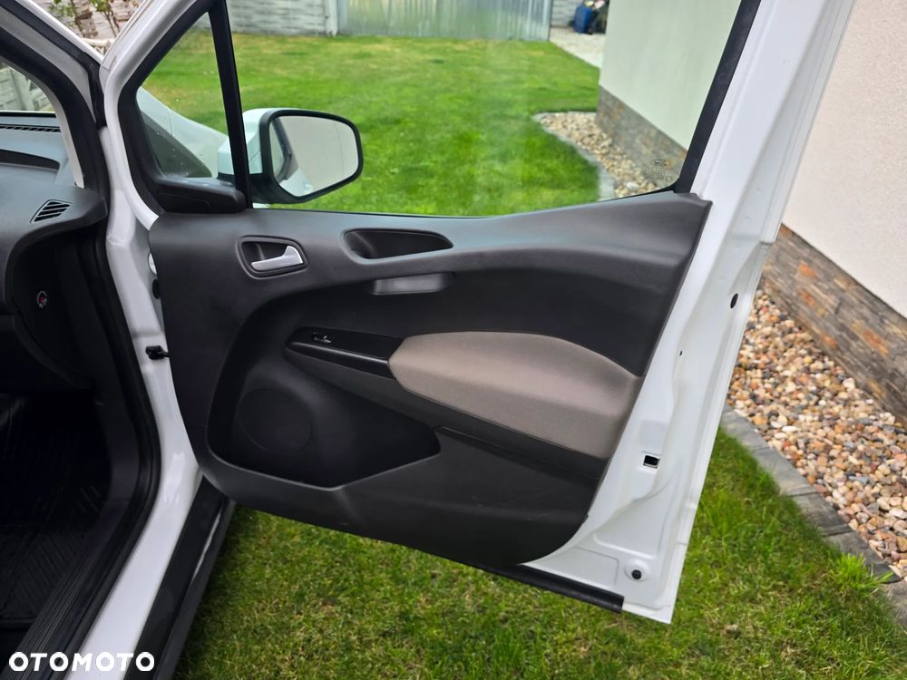Ford Tourneo Courier 1.5 TDCi Sport - 14