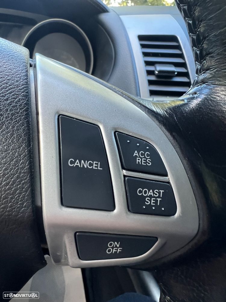 Mitsubishi Outlander 2.2 DI-D Intense - 10