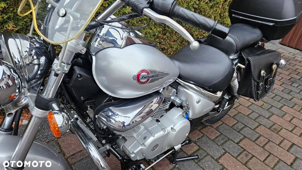 Suzuki Intruder - 26