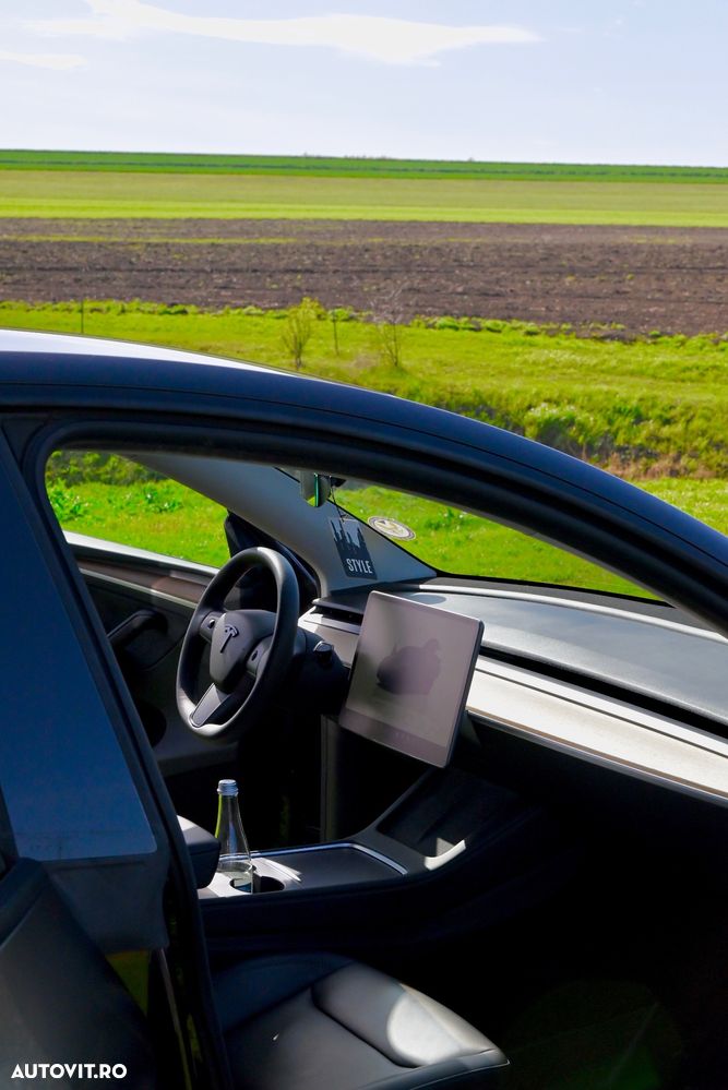 Tesla Model Y Performance - 16
