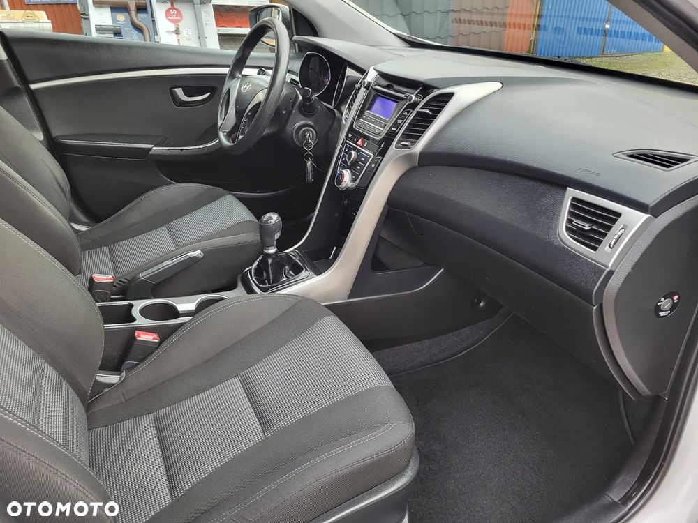 Hyundai i30 1.4 Classic + - 19