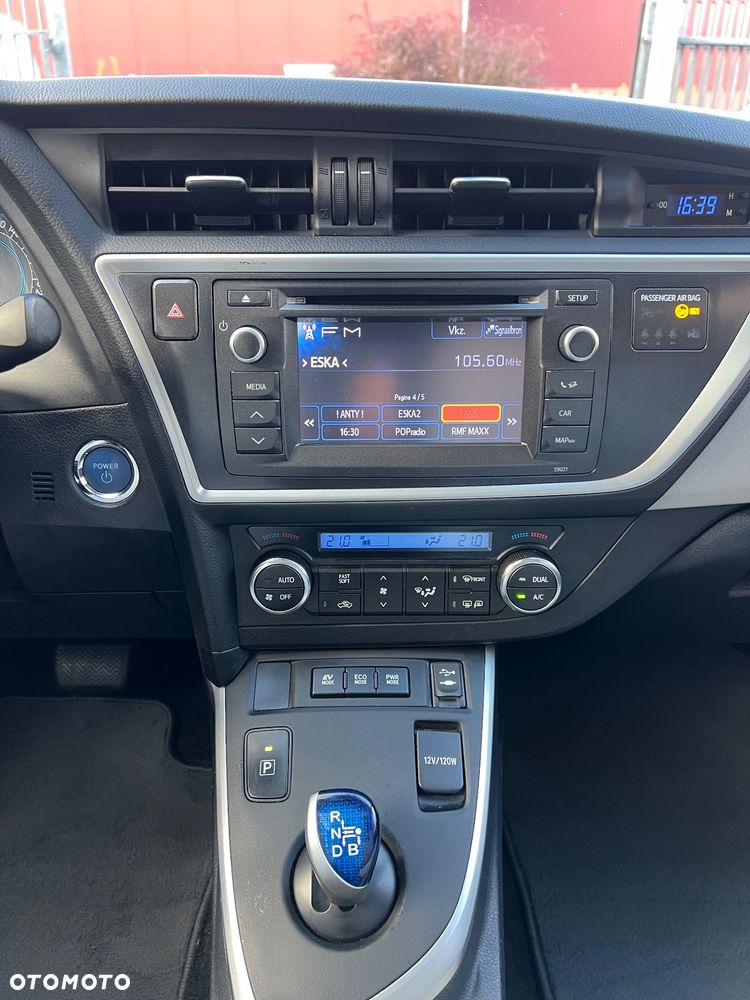Toyota Auris 1.8 HSD Luna - 27
