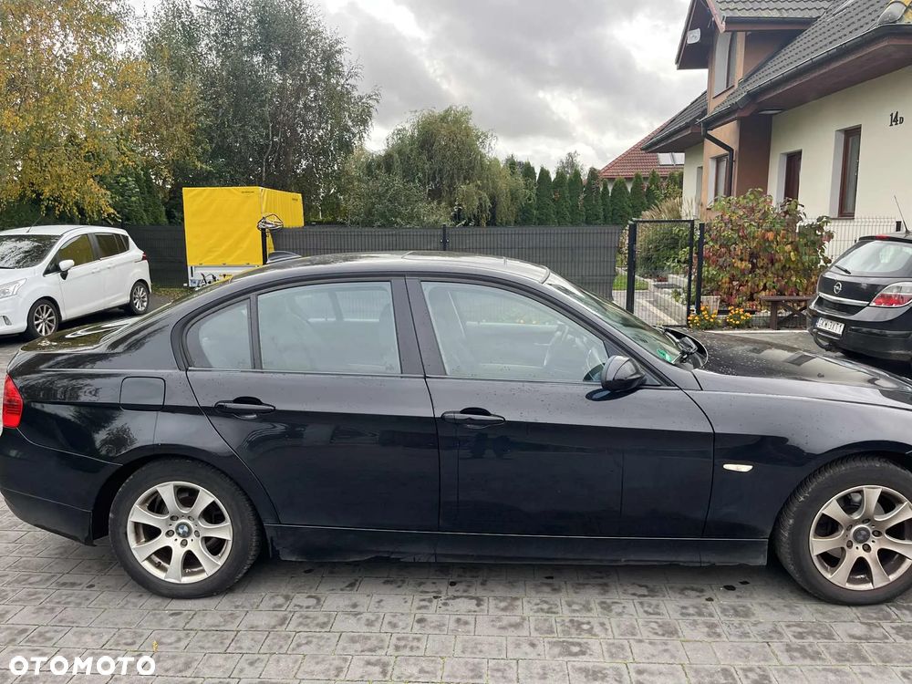 BMW Seria 3 318i - 4