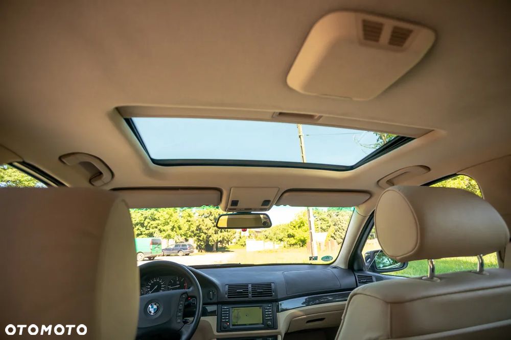 BMW Seria 5 525d Touring - 31