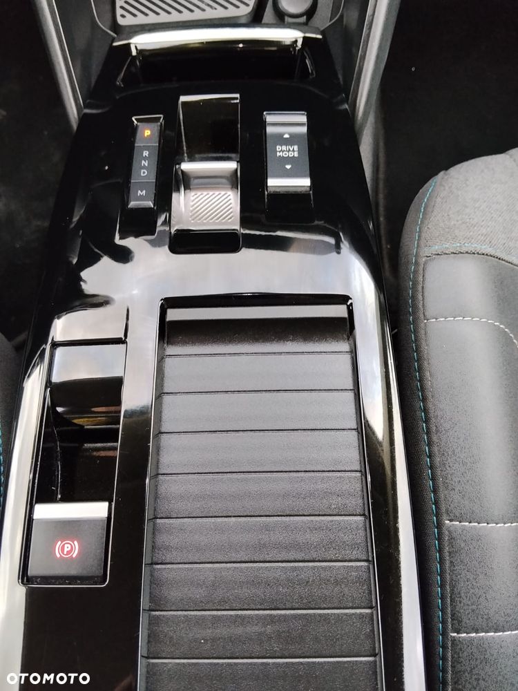 Citroën C4 BlueHDi 130 Stop&Start EAT8 SHINE - 23