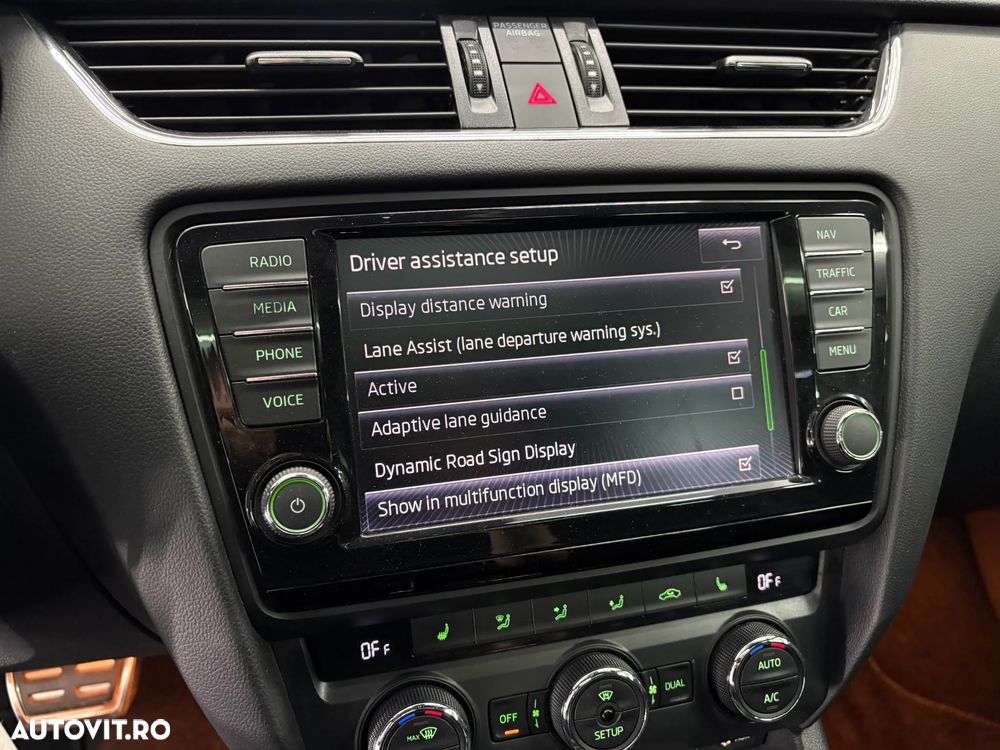 Skoda Octavia 2.0 TDI DSG RS - 26