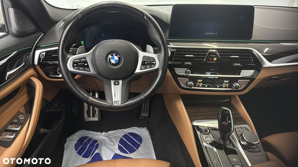 BMW Seria 5 530i xDrive mHEV M Sport sport - 14