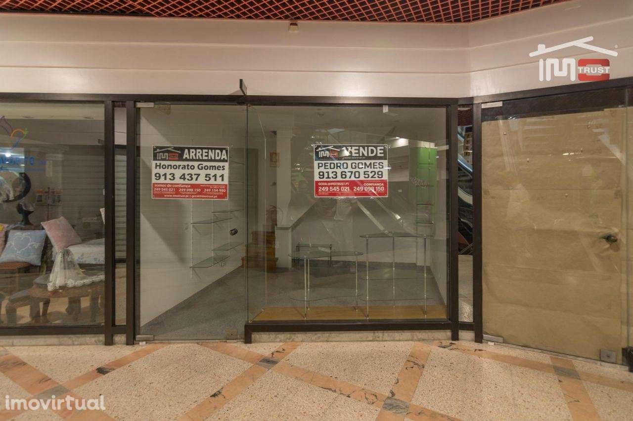 LOJA PARA COMÉRCIO NO FÁTIMA SHOPPING JUNTO AO SANTUÁRIO DE FÁTIMA - Grande imagem: 2/8