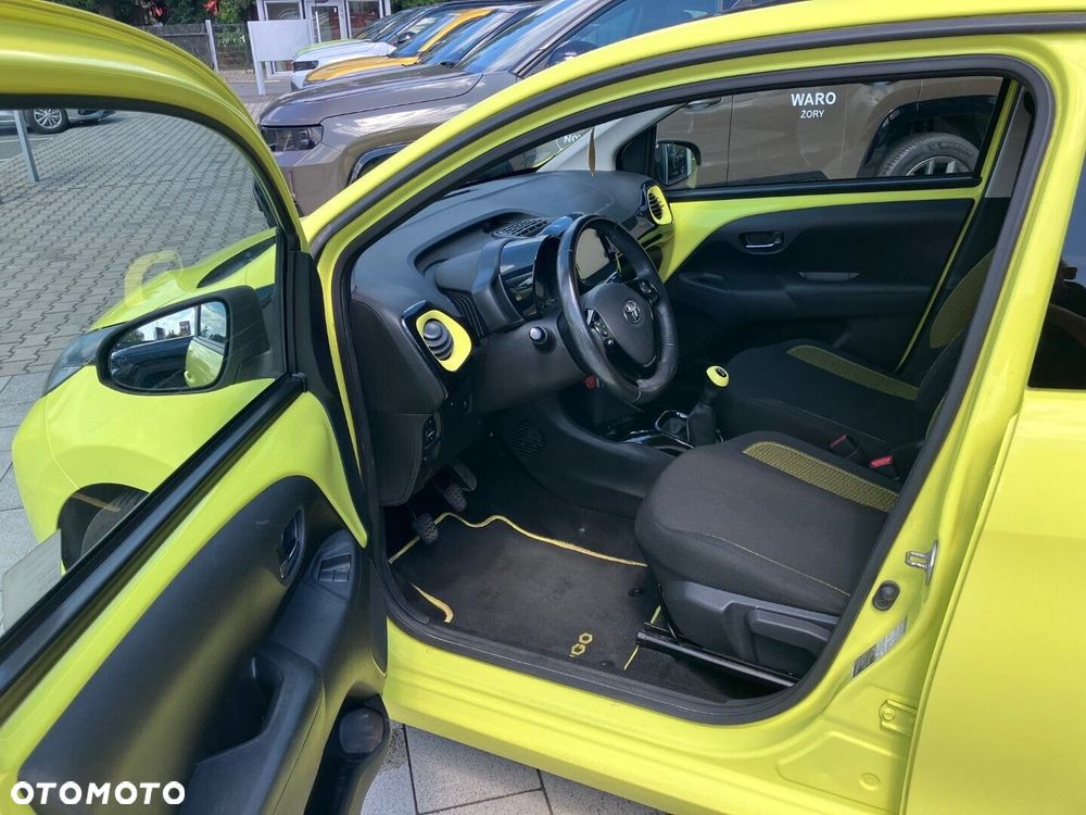 Toyota Aygo x-play touch - 6