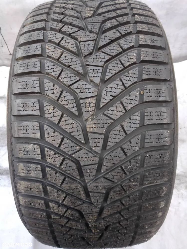 Yokohama Bluearth Winter V905 255/35 R19 96W 2022