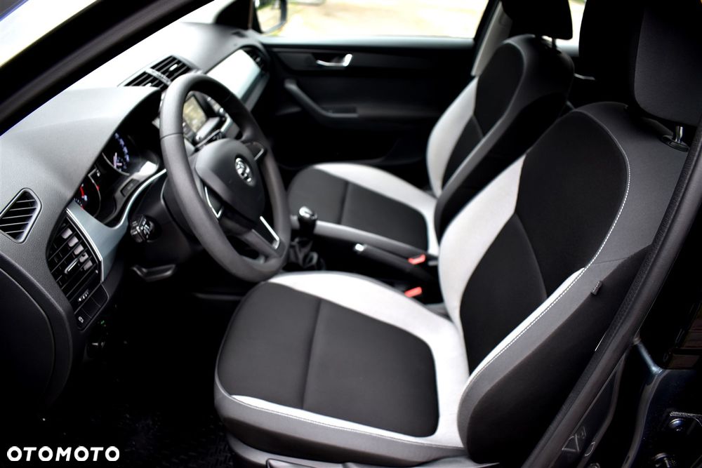 Skoda Fabia 1.2 TSI Monte Carlo - 10